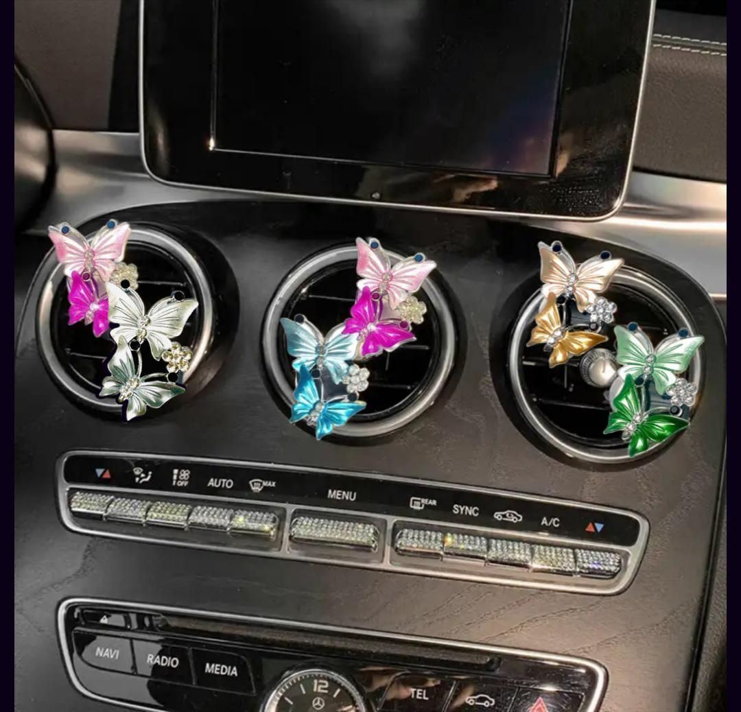 車用 芳香剤 カーフレグランス 蝶々 デザイン グリーン クリスタル付き エアコン取付 ピーチの香り 車内インテリア |SOLVIONA