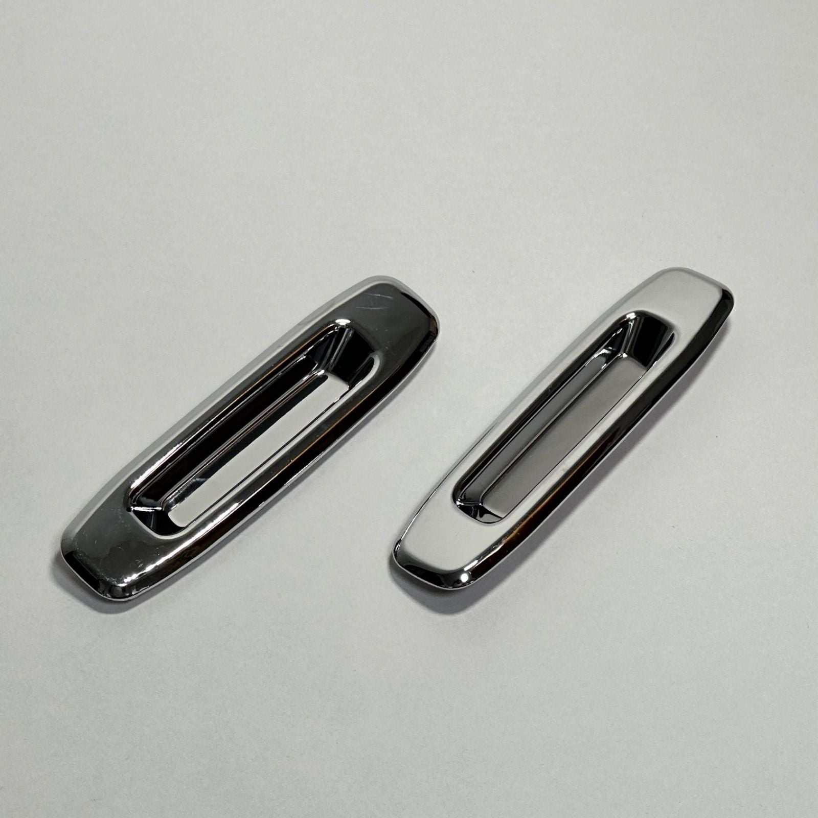 サンルーフトリム　アルファード　ヴェルファイア 　前後2ピースセット　ガーニッシュ　サンルーフ　取手　車種別専用　簡単取付　カスタム　ドレスアップ　天窓　ルーフ｜SOLVIONA