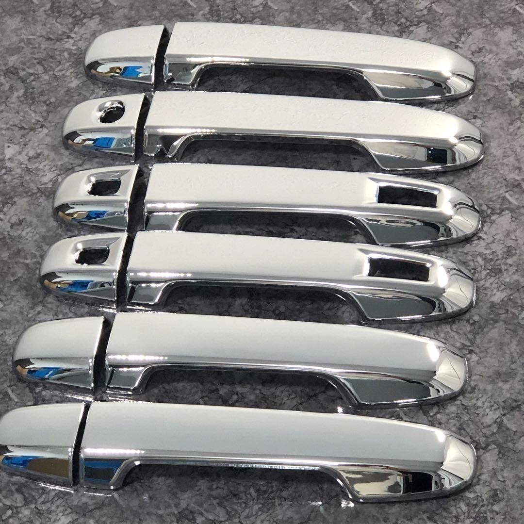 ノア　ヴォクシー　80系　ドアハンドルカバー　全12ピース　全グレード対応　VOXY NOAH　専用設計　ドレスアップ　カスタム　エアロパーツ　鏡面メッキ　両面テープ　ABS樹脂　トリムカバー　アウターハンドル　簡単取付｜SOLVIONA