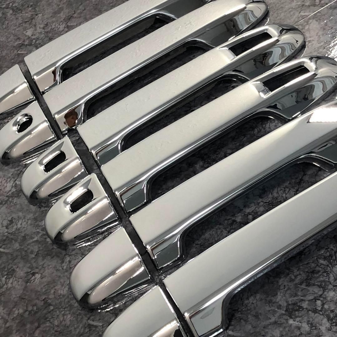 ノア　ヴォクシー　80系　ドアハンドルカバー　全12ピース　全グレード対応　VOXY NOAH　専用設計　ドレスアップ　カスタム　エアロパーツ　鏡面メッキ　両面テープ　ABS樹脂　トリムカバー　アウターハンドル　簡単取付｜SOLVIONA