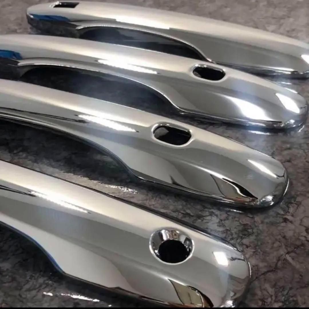 ノア　ヴォクシー　90系　ドアハンドルカバー　NOAH　VOXY　ハンドルガーニッシュ　メッキカバー　ドレスアップ　傷防止　カスタム　トリムカバー　鏡面　簡単取付　全グレード対応　ドアノブ　アウタードア　全４ピース｜SOLVIONA