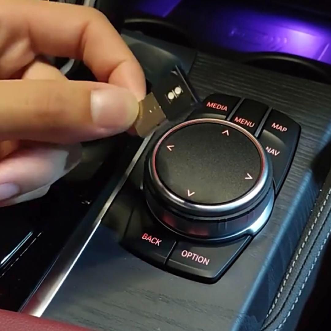 USBイルミネーションライト　LEDライト　8色自動切替　1個入　雰囲気　車内　フロア　フットライト　照明　ミニライト　コンパクト　小型　単色｜SOLVIONA
