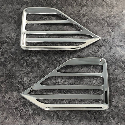 ノア　ヴォクシー　90系　リフレクターガーニッシュ　NOAH S系グレード　VOXY 全グレード　ガーニッシュ　メッキカバー　ドレスアップ　カスタム　トリムカバー　鏡面　簡単取付　反射板　リア　全2ピース｜SOLVIONA