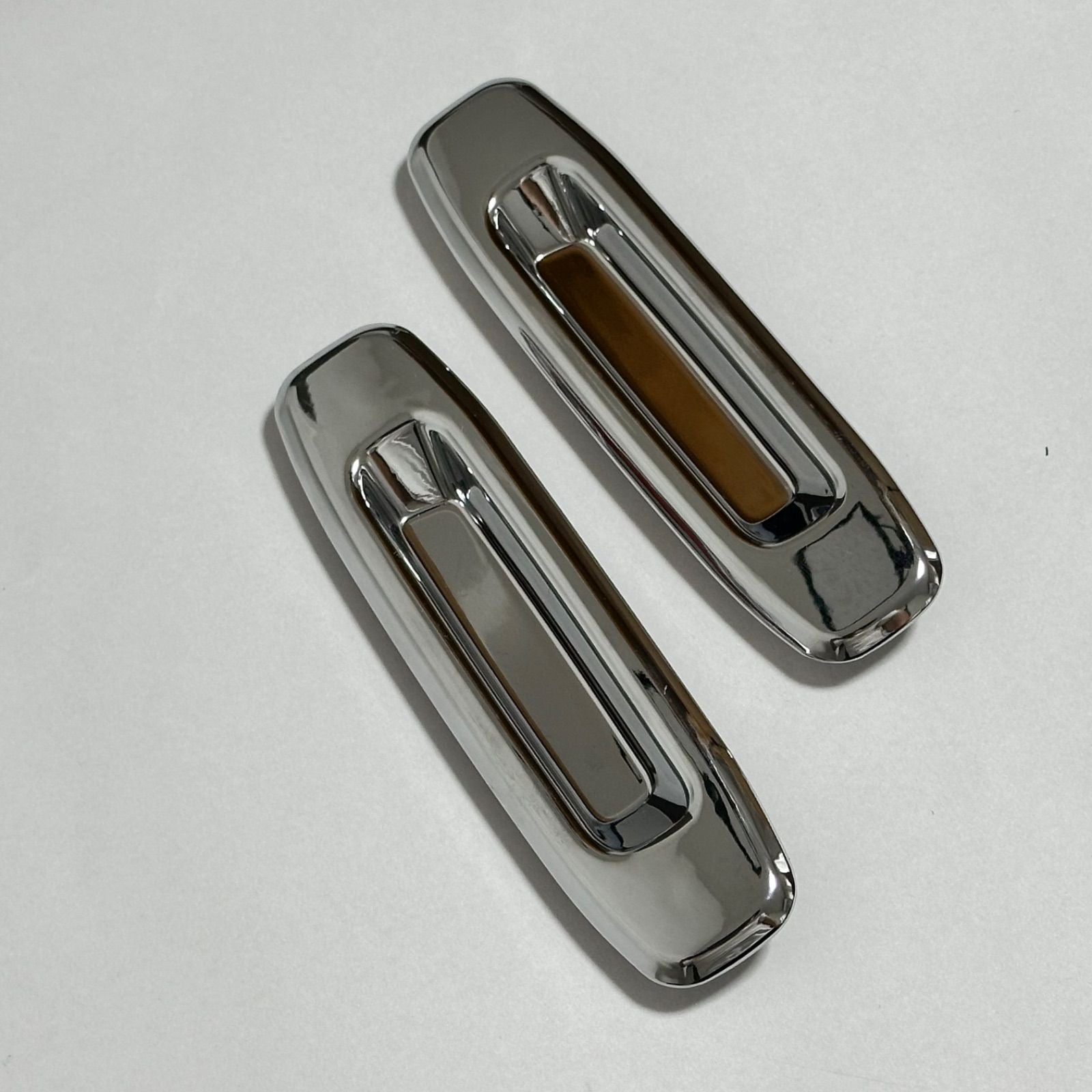 サンルーフトリム　アルファード　ヴェルファイア 　前後2ピースセット　ガーニッシュ　サンルーフ　取手　車種別専用　簡単取付　カスタム　ドレスアップ　天窓　ルーフ｜SOLVIONA